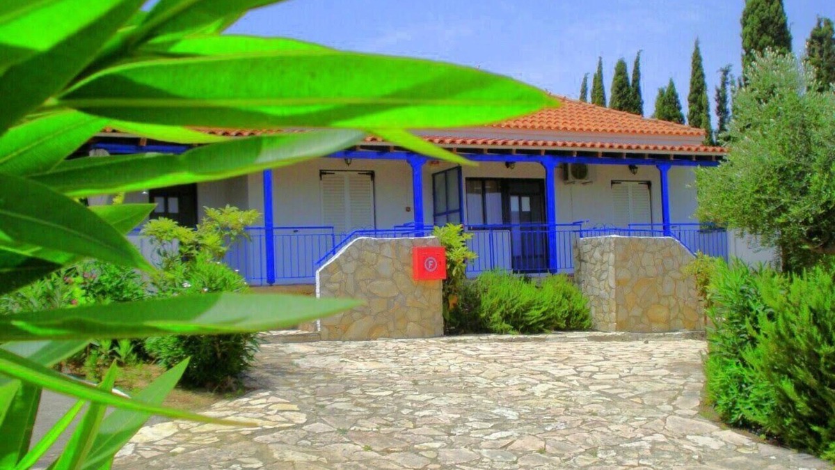Kompi House | Holiday house Peroulia for 1 - 9 persons with 4 bedrooms - Holiday home