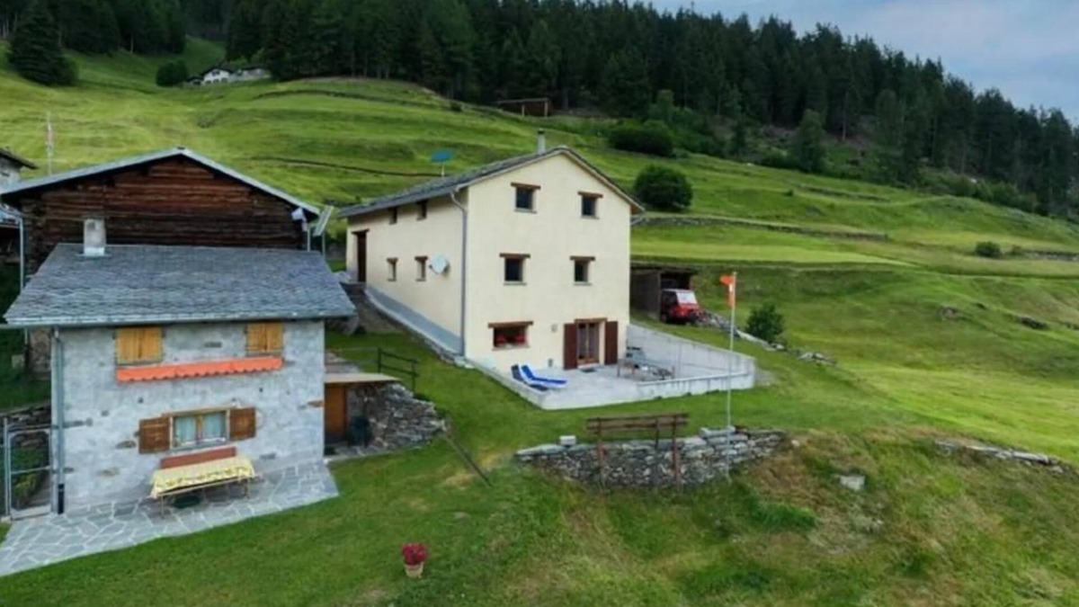 Poschiavo Ski Chalet | Holiday house Poschiavo for 1 - 10 persons with 5 bedrooms - Detached holiday house