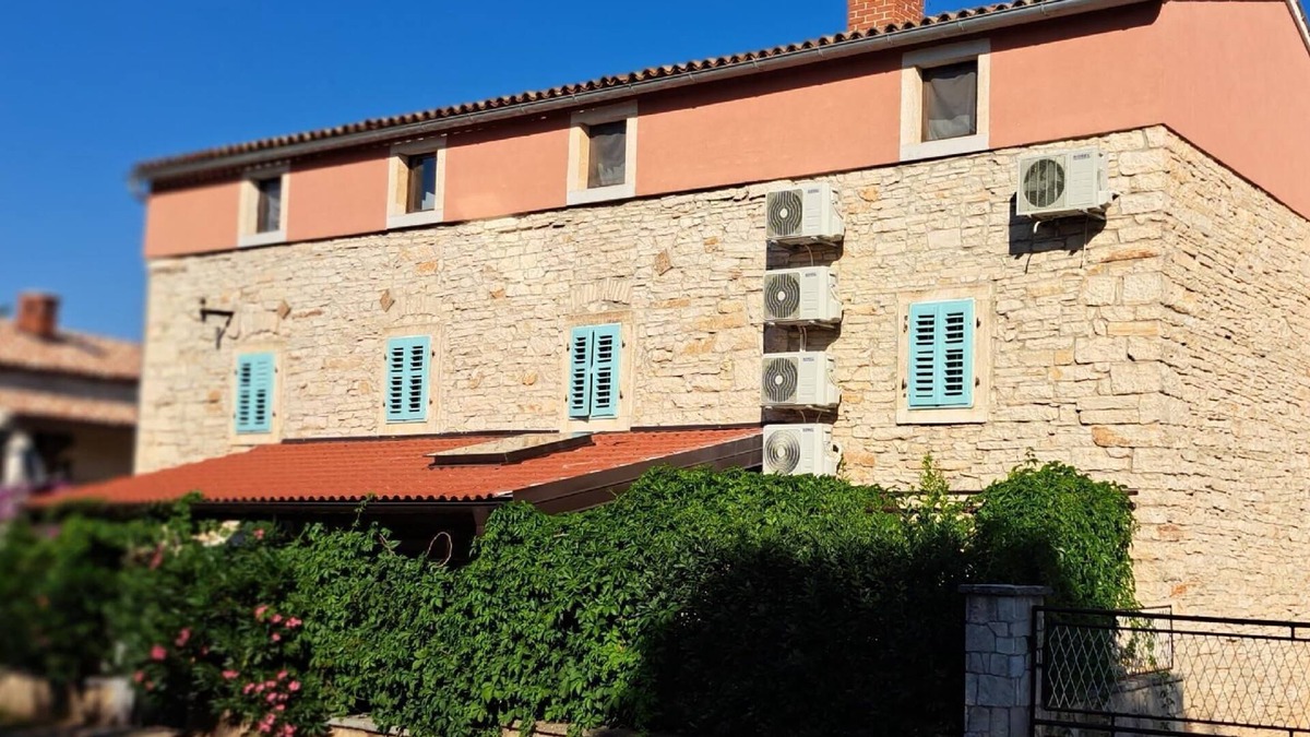 Muntic House | Holiday house Pula for 1 - 13 persons with 7 bedrooms - Holiday home