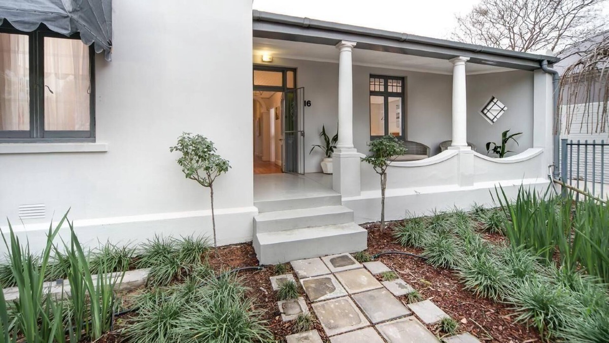 Robertson House | Holiday house Robertson for 1 - 7 persons with 3 bedrooms - Holiday home