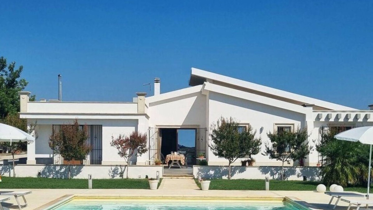 Rosolini House | Holiday house Rosolini for 1 - 10 persons with 4 bedrooms - Holiday home