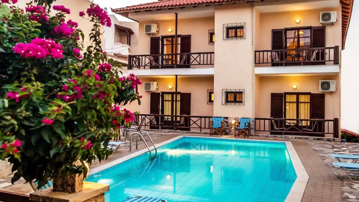 Roussospiti House | Holiday house Roussospiti for 1 - 12 persons with 3 bedrooms - Holiday apartment in one or multi-fam