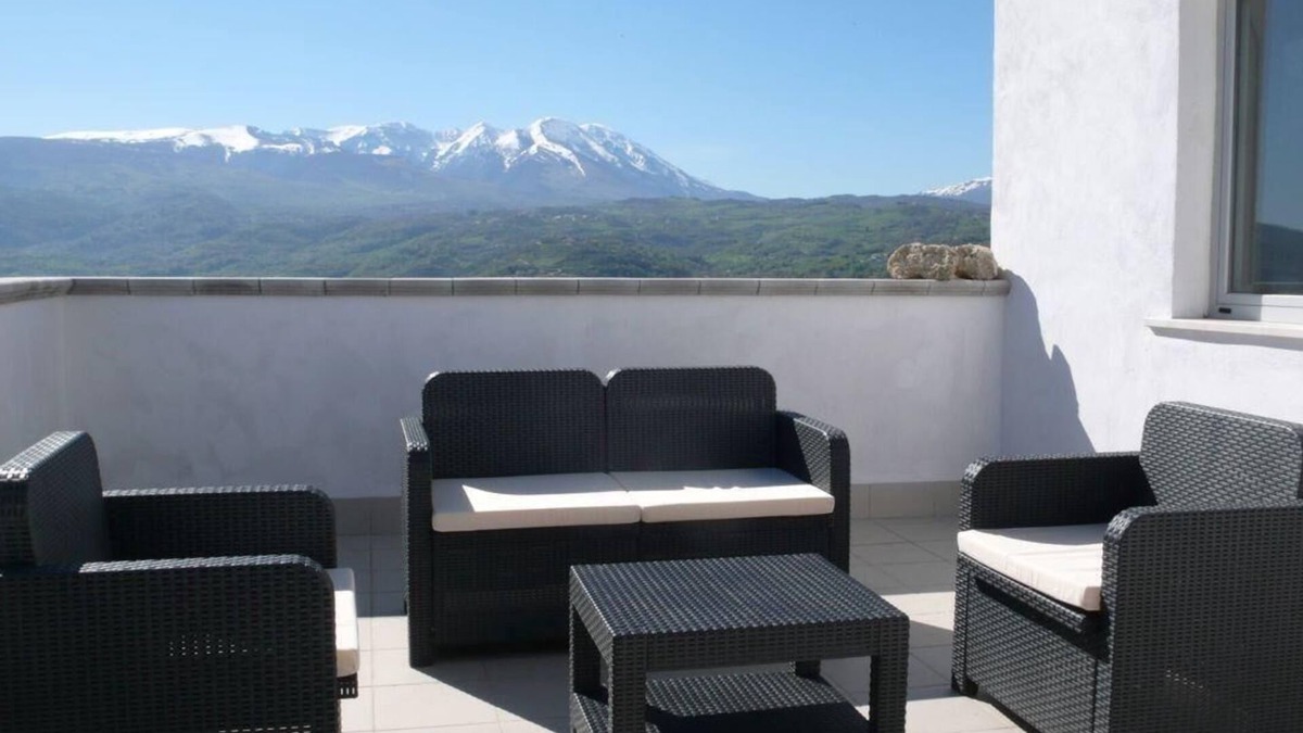 San Valentino In Abruzzo House | Holiday house Scafa for 4 - 10 persons with 4 bedrooms - Holiday house