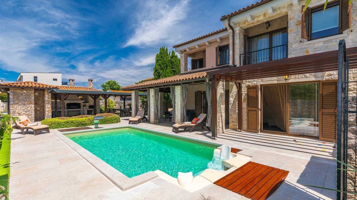 Porat Villa | Holiday house SEASCAPE I with heated pool and spacious garden