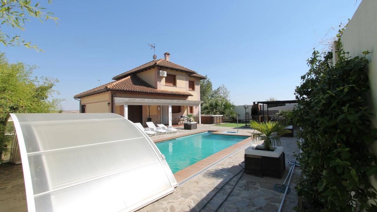 Sesena House | Holiday house Seseña Nuevo for 4 - 14 persons with 5 bedrooms - Holiday home