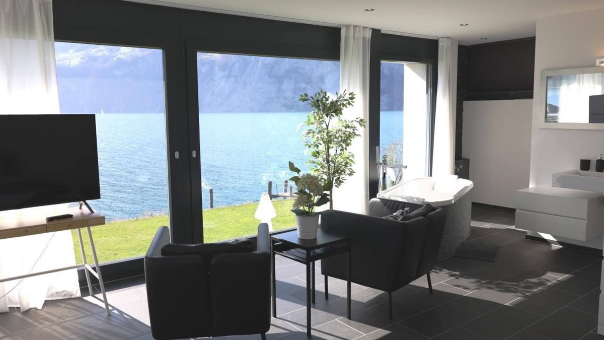 Sisikon House | Holiday house Sisikon for 1 - 10 persons with 4 bedrooms - Detached holiday house