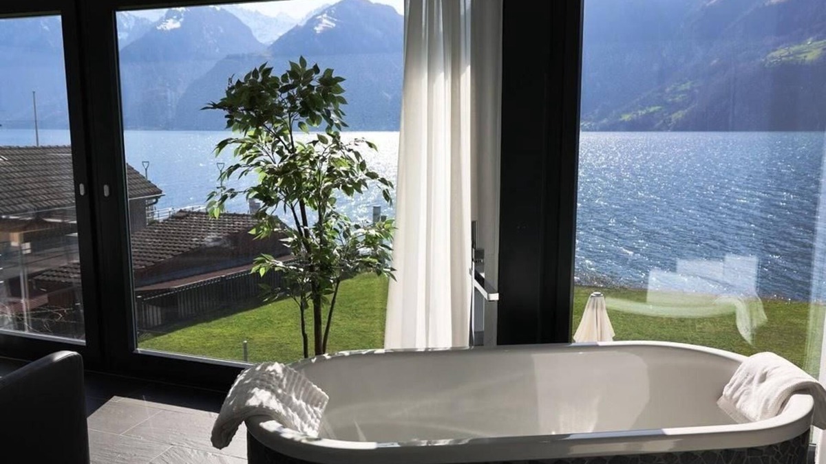Ruetli House | Holiday house Sisikon for 1 - 4 persons with 2 bedrooms - Detached holiday house