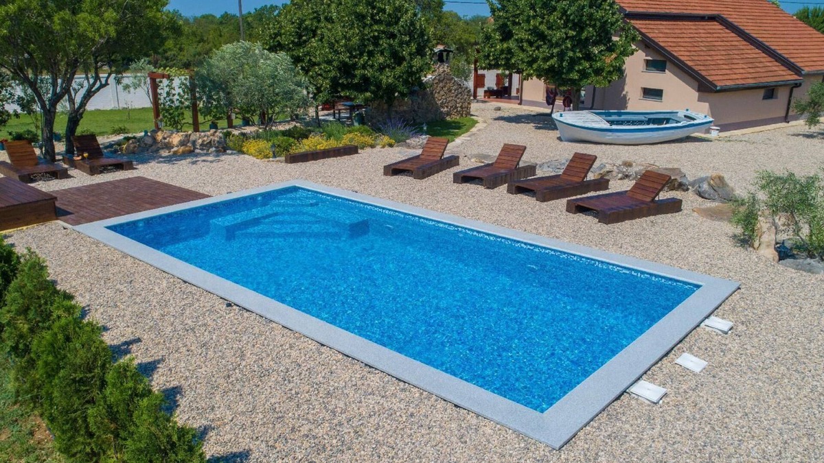 Smrdelje House | Holiday house Smrdelje for 1 - 11 persons with 4 bedrooms - Holiday house