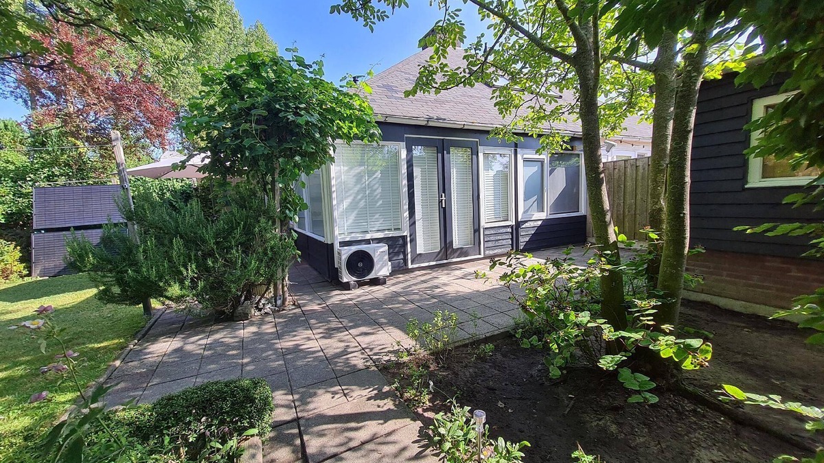 Stavenisse House | Holiday house Stavenisse for 1 - 4 persons with 2 bedrooms - Row house