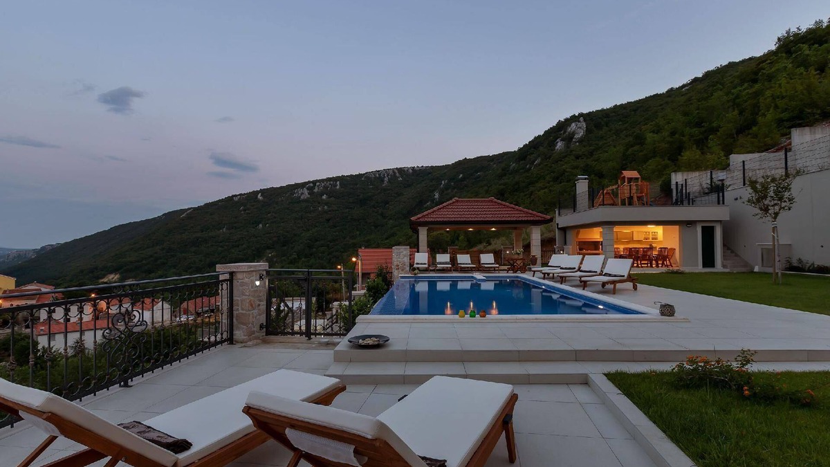 Lovrec House | Holiday house Studenci for 1 - 10 persons with 6 bedrooms - Holiday house