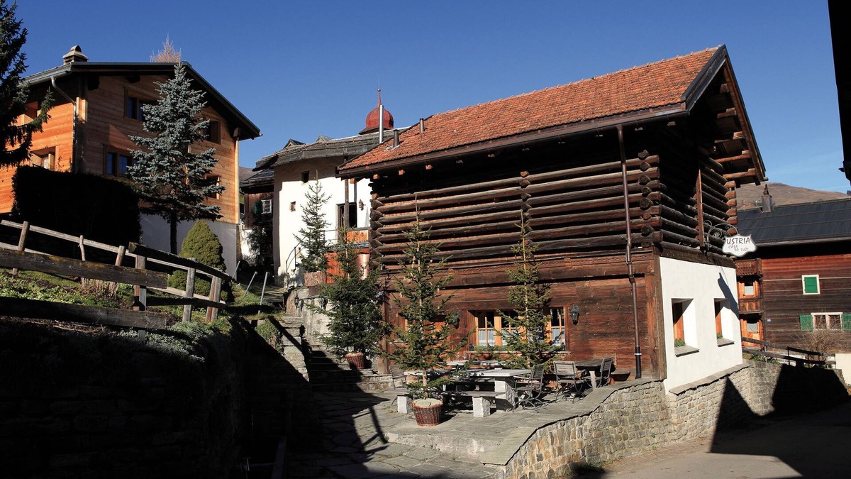 Surcasti Ski Chalet | Holiday house Surcasti for 1 - 8 persons with 4 bedrooms - Holiday house