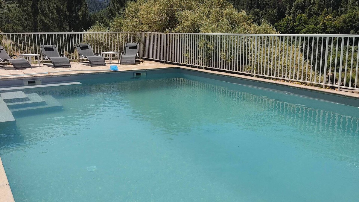 Manso House | Holiday house: swimming pool, river, mountains, sea 20 minutes away.