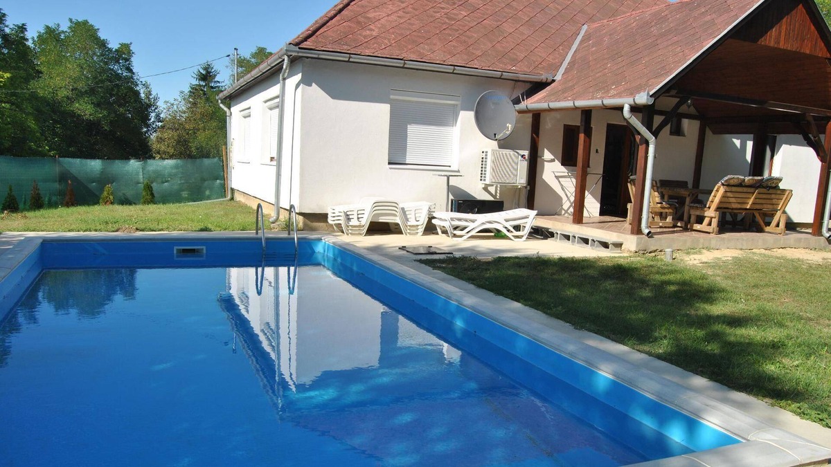 Szolosgyorok House | Holiday house Szõlõsgyörök for 1 - 7 persons with 3 bedrooms - Holiday house