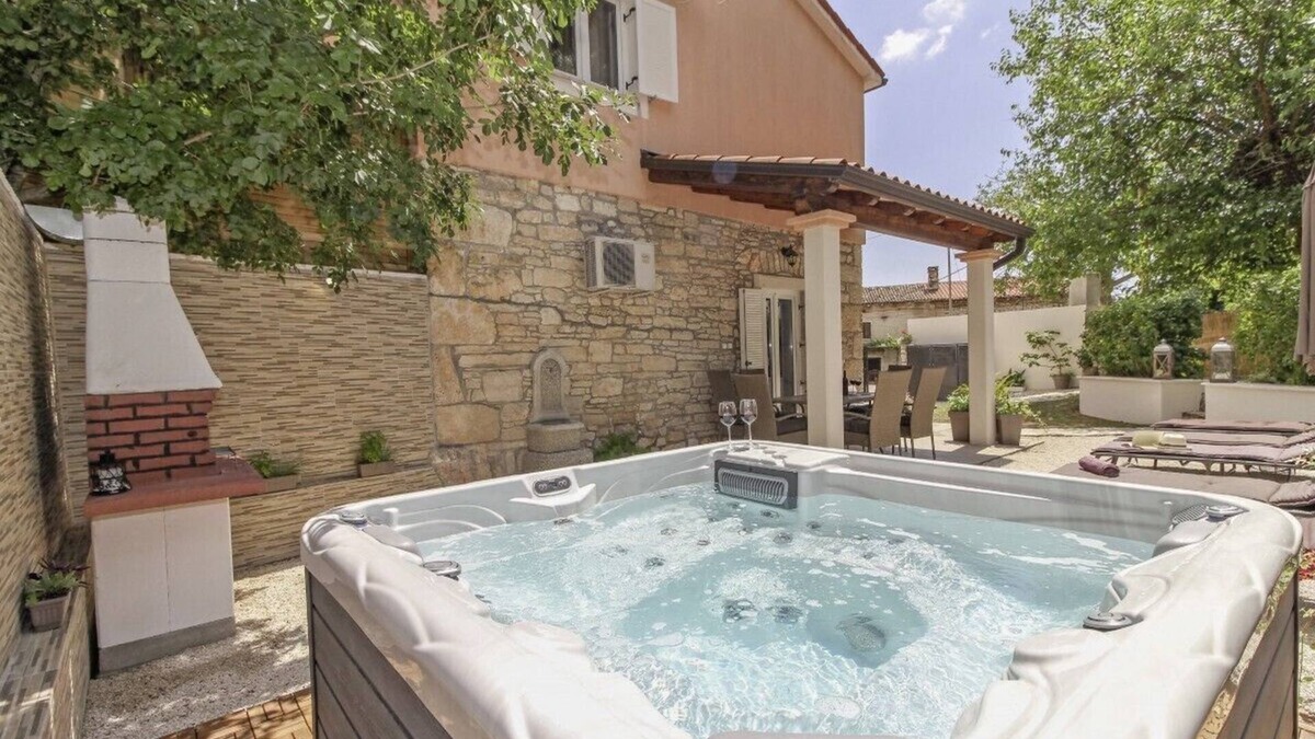 Melnica House | Holiday house Tiffany * 5000 m2 garden, playground, perfect for families