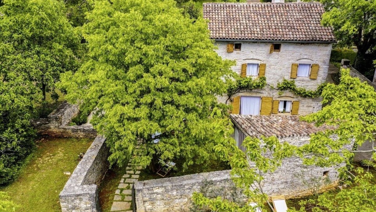 Kranjcici House | Holiday house Una * 1000 m2 secluded garden, BBQ, free WiFi