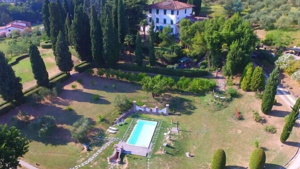 Uzzano House | Holiday house Uzzano for 1 - 10 persons with 4 bedrooms - Holiday home
