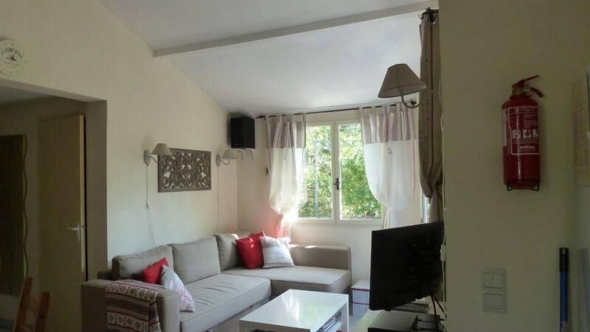 Vacquieres House | Holiday house Vacquières for 1 - 5 persons with 2 bedrooms - Holiday house