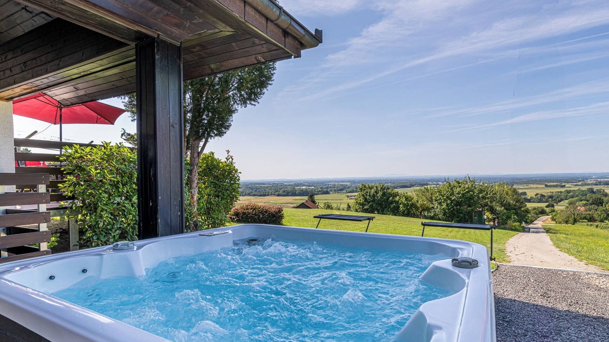 Tisina House | Holiday house VilAna with Jacuzzi, Puconci, Slovenia