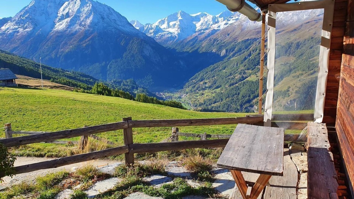 Evolene Ski Chalet | Holiday house Villaz for 1 - 8 persons with 3 bedrooms - Hut