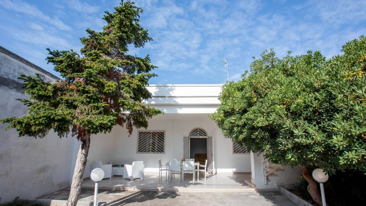 Torre Lapillo Villa | Holiday house with garden, Torre Lapillo (TL65)