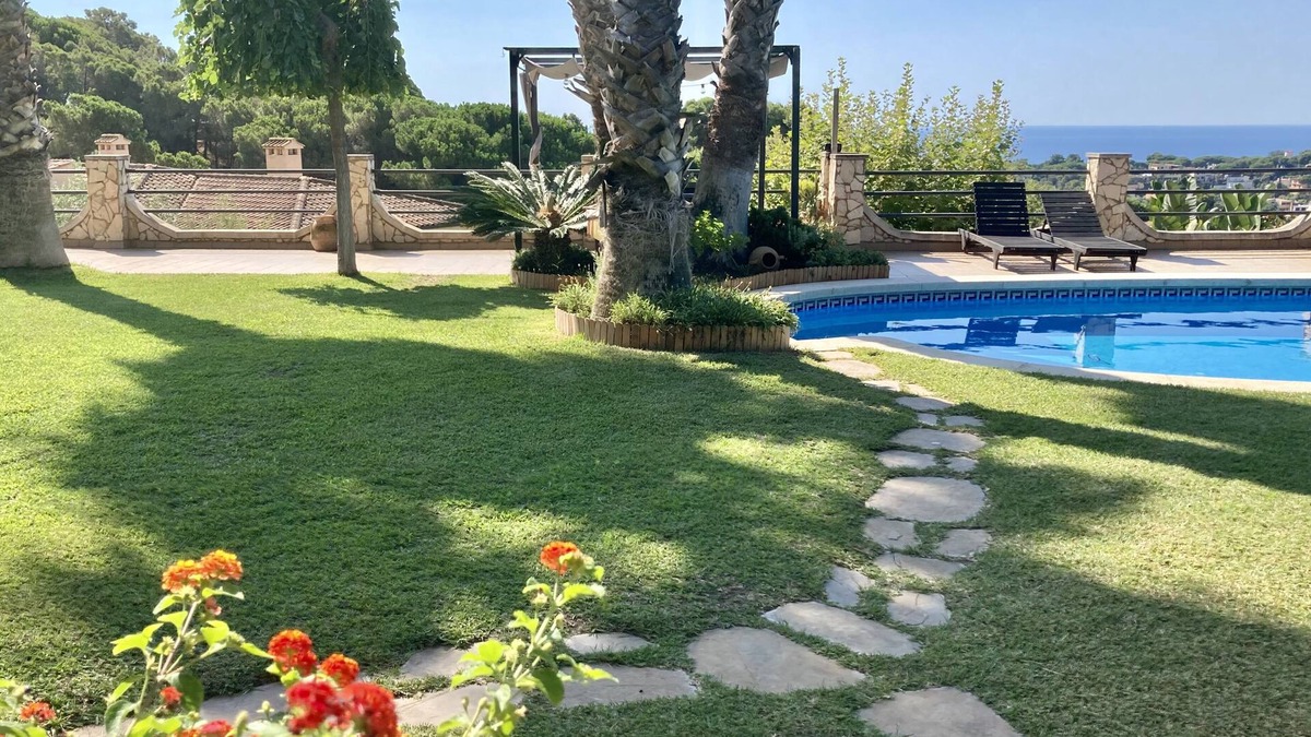 Lloret de Mar Apartment | Holiday house with pool and sea views + garden for 4 pers. Costa Brava (Lloret)