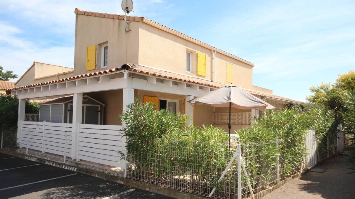 Portiragnes-Plage House | Holiday house with AIRCO + 2 bedrooms in a secured residence LE CLOS DE SOCORRO with communal.