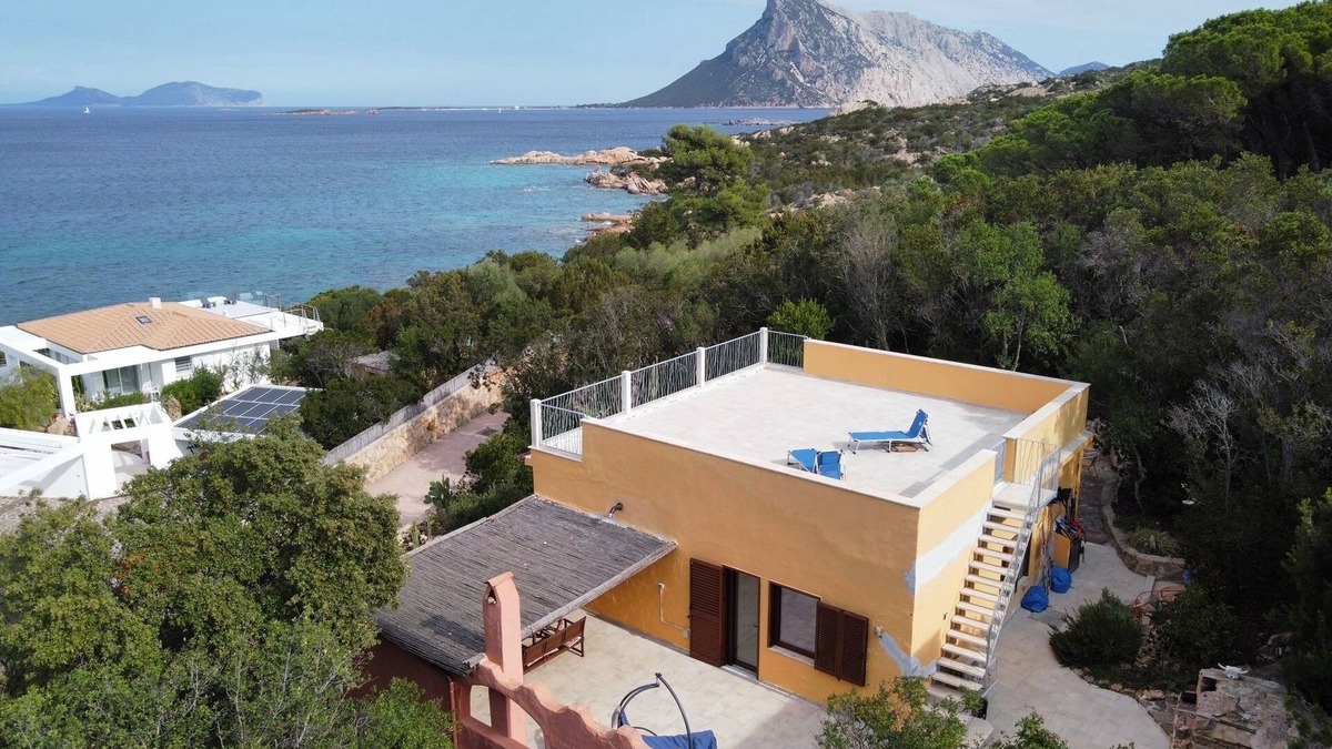 Monte Petrosu House | Holiday House with kayaks, Cala Girgolu, San Teodoro,100m to beach