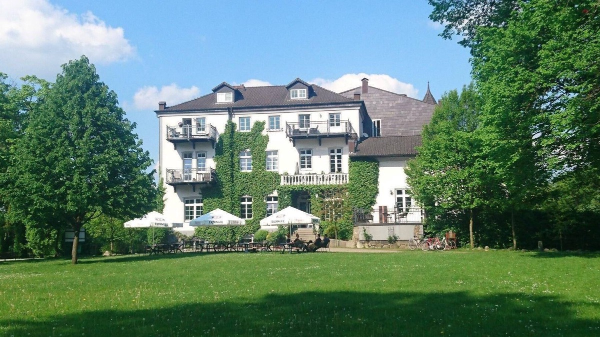 Neuhof House | Holiday house Zarrentin for 1 - 8 persons with 3 bedrooms - Holiday house
