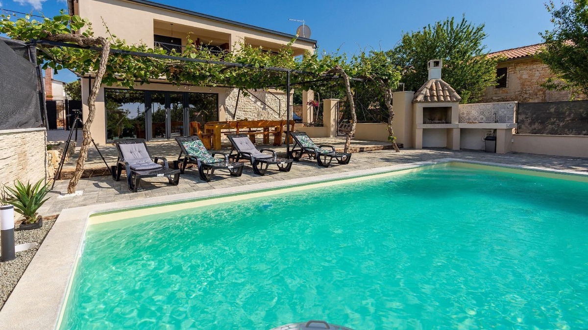 Modrusani House | Holiday house Zminj for 1 - 7 persons with 3 bedrooms - Holiday home