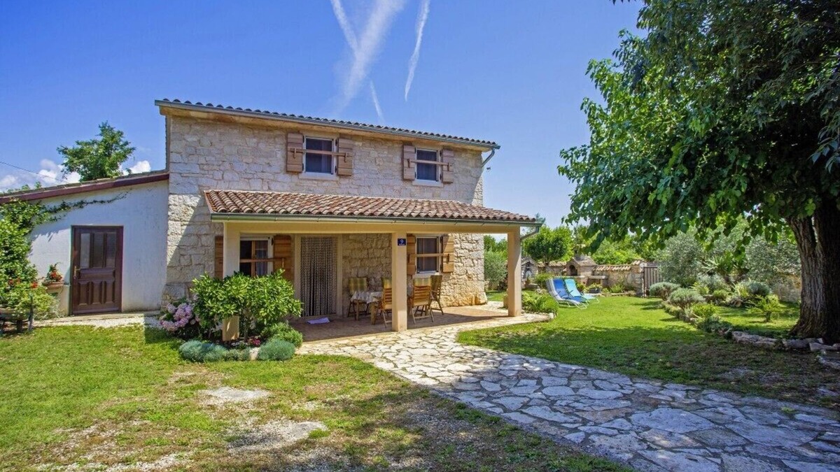 Bubani House | Holiday house Zvana * private garden, terrace, BBQ, free WiFi, 3 km to the sea