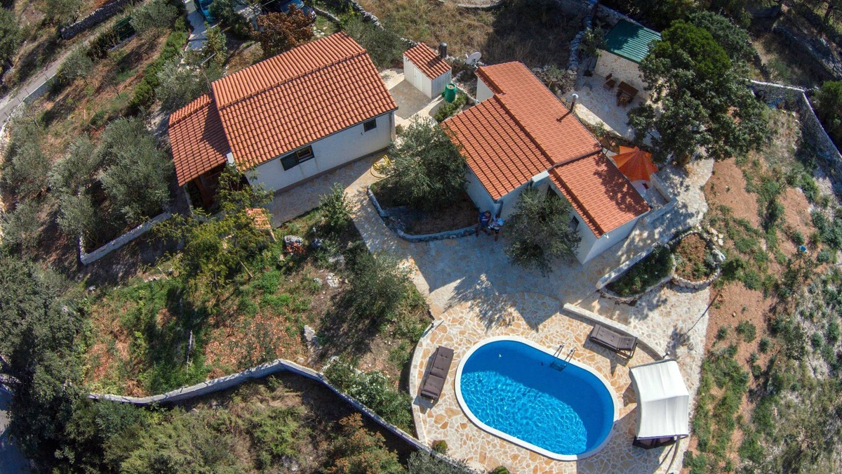 Seget House | Holiday houses Pia 4+1,nature&privacy with huge garden