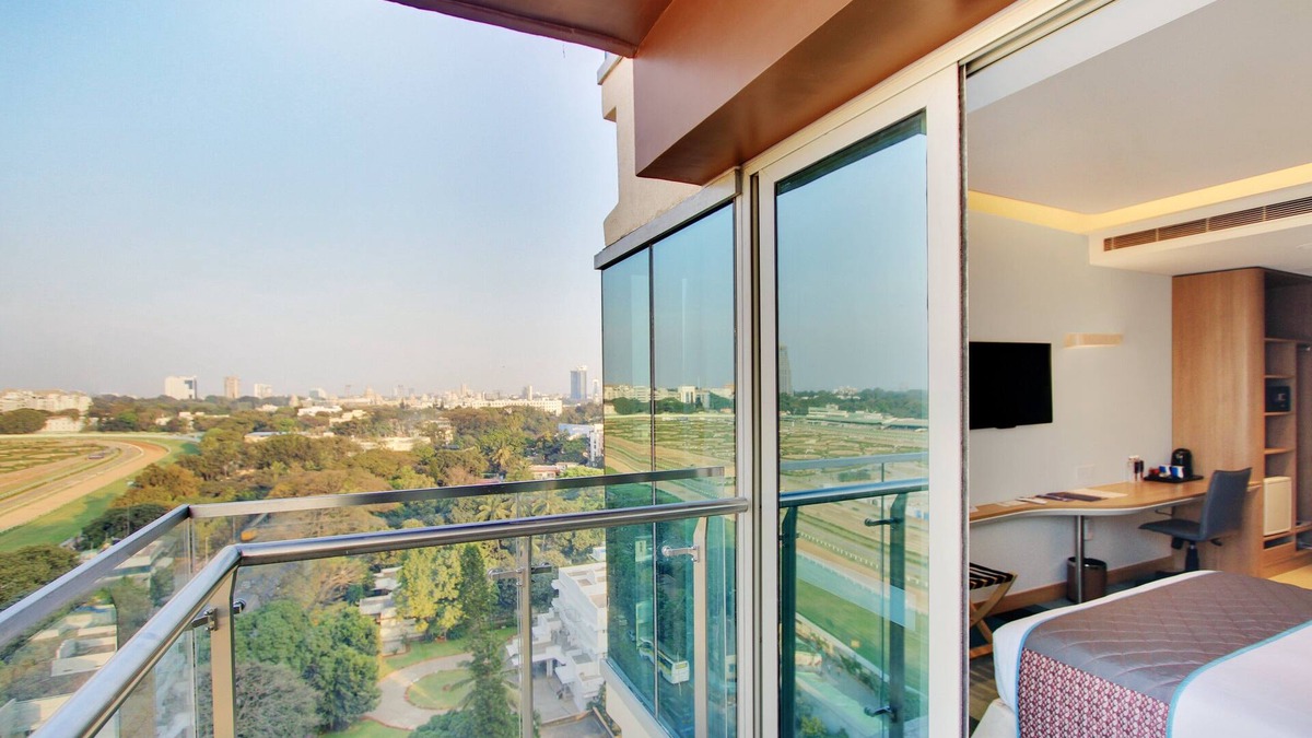 Gandhi Nagar Hotel | Holiday Inn Bengaluru Racecourse by IHG