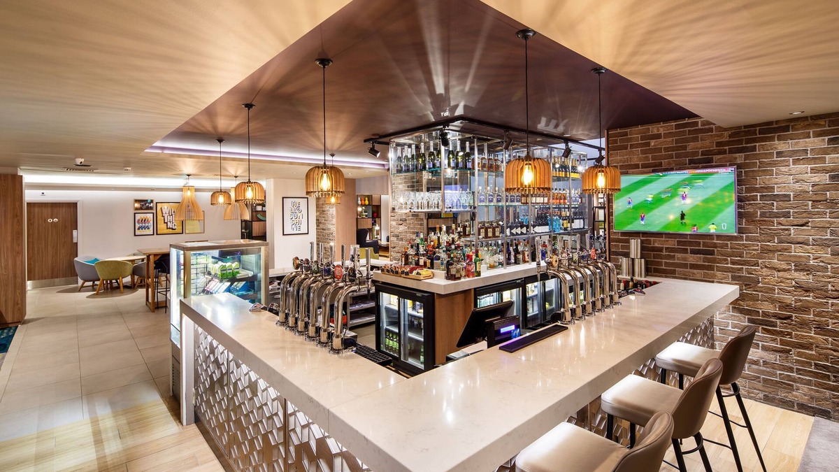 Brentwood Hotel | Holiday Inn Brentwood M25, Jct. 28 by IHG