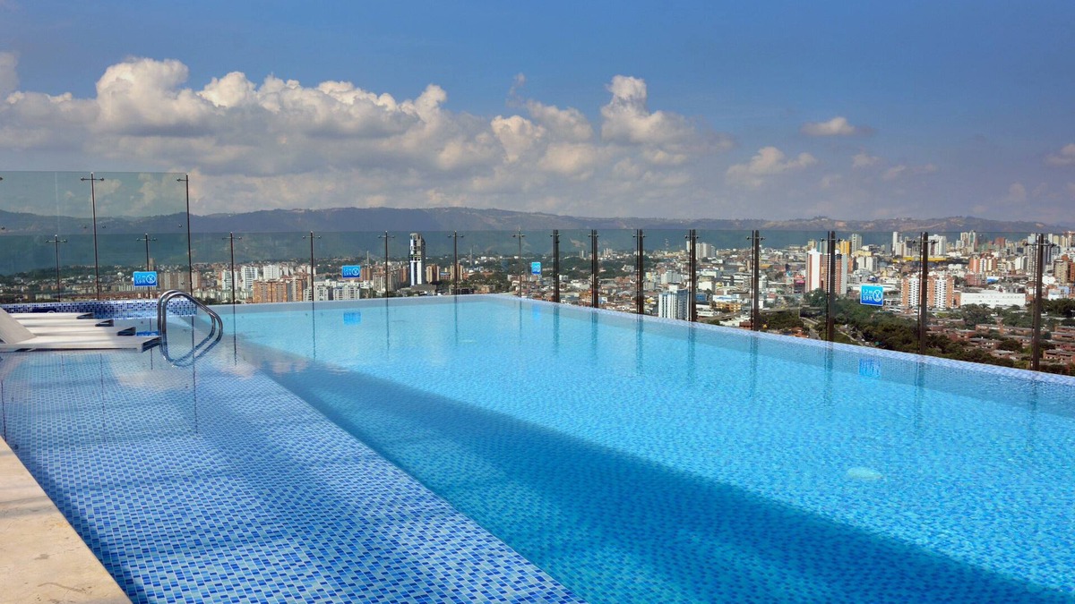 Bucaramanga Hotel | Holiday Inn Bucaramanga Cacique by IHG