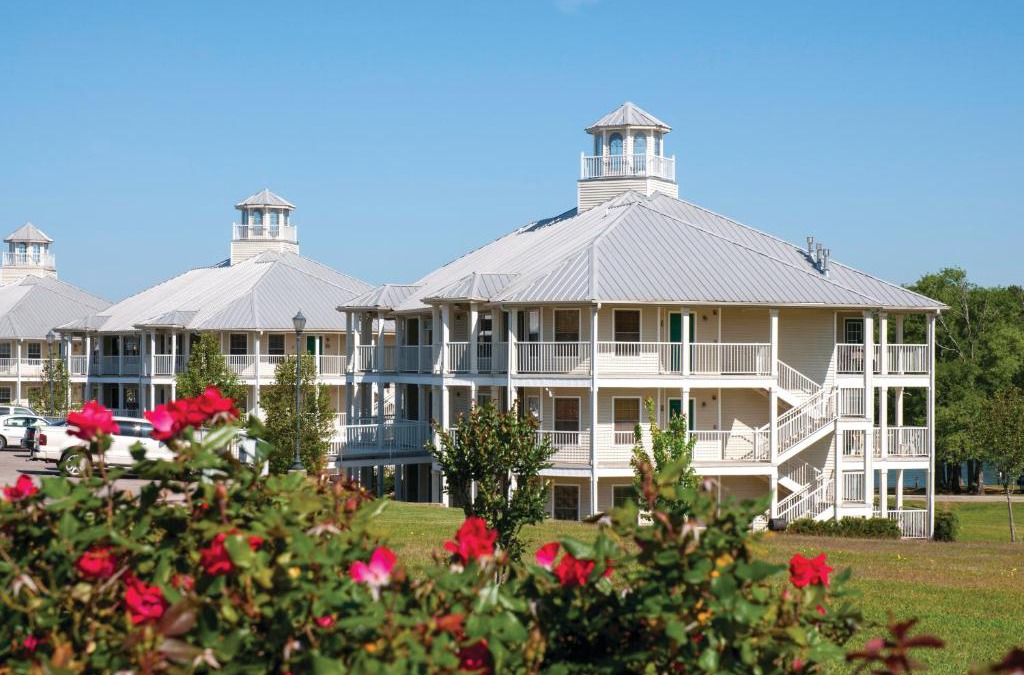 Conroe Hotel | Holiday Inn Club Vacations Piney Shores Resort at Lake Conroe