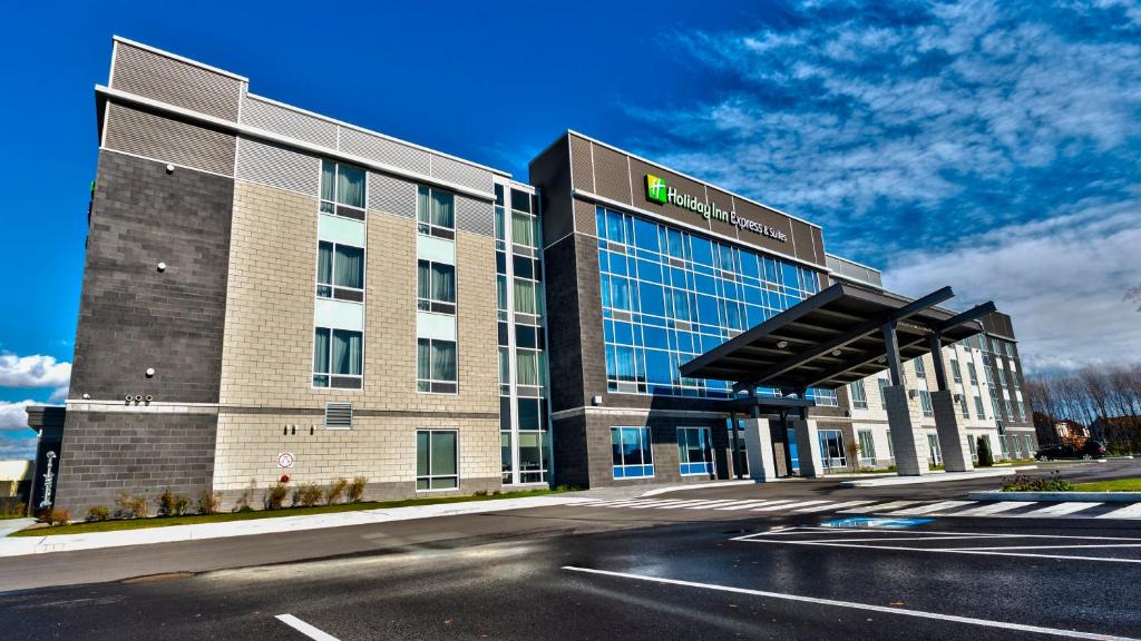 Vaudreuil Hotel | Holiday Inn Express & Suites Vaudreuil-Dorion by IHG