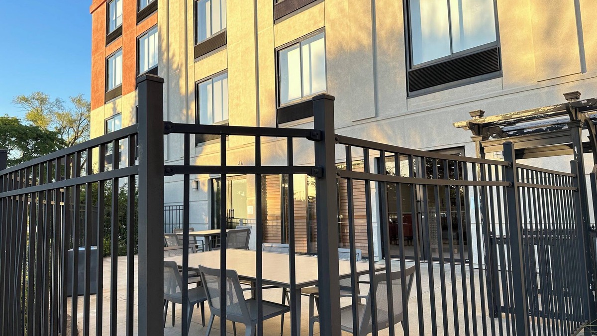 Prospect Heights Hotel | Holiday Inn Express & Suites Prospect Heights by IHG