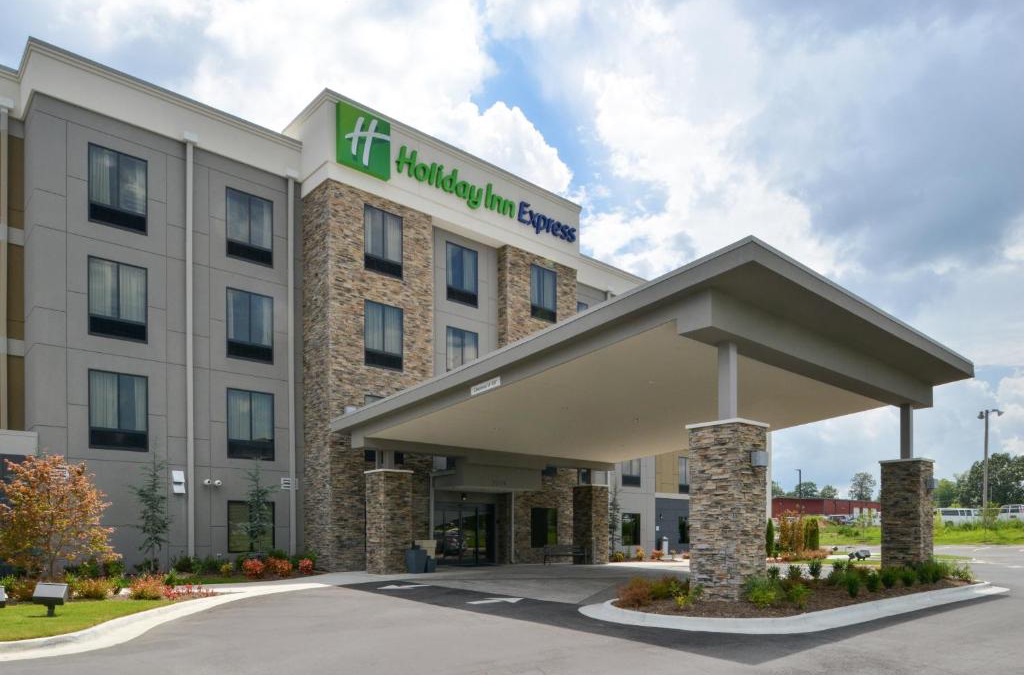 Benton Hotel | Holiday Inn Express and Suites Bryant - Benton Area by IHG