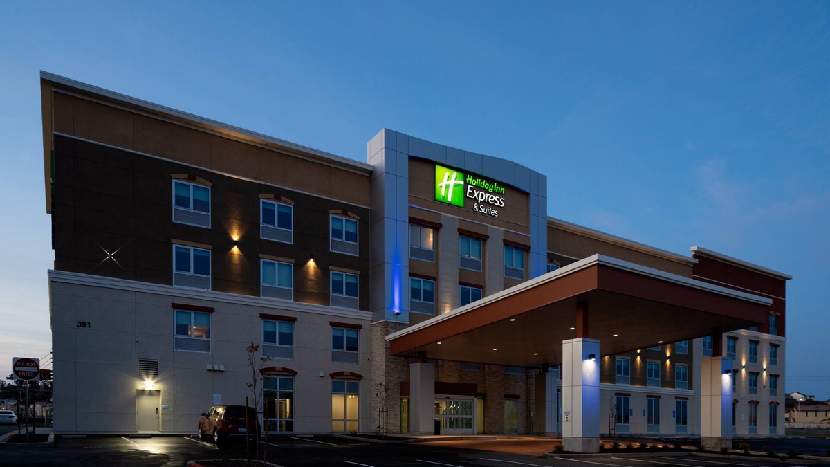 Hollister Hotel | Holiday Inn Express and Suites Hollister by IHG