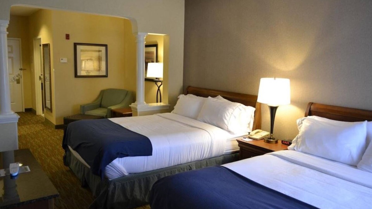 Biddeford Hotel | Holiday Inn Express Biddeford by IHG