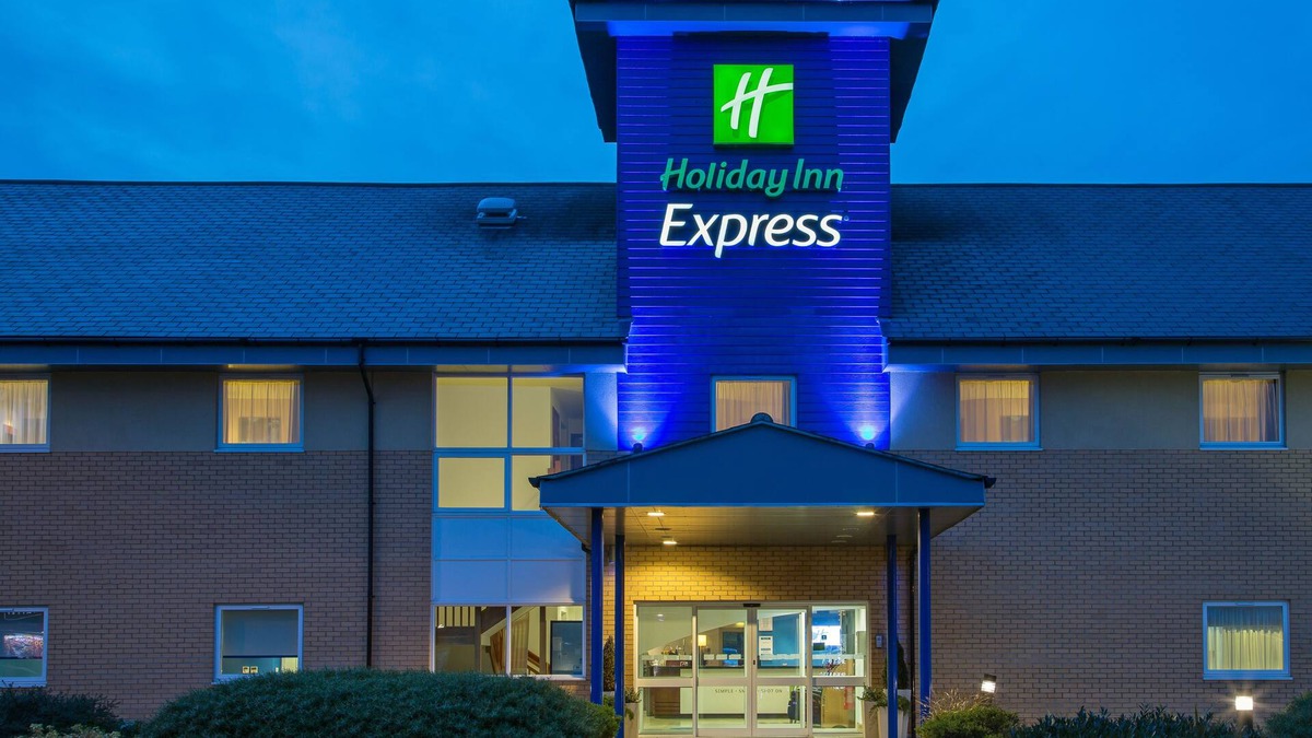 Great Notley Hotel | Holiday Inn Express Braintree by IHG
