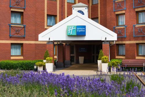 Cribbs Causeway Hotel | Holiday Inn Express Bristol Filton by IHG