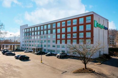 Charleston Hotel | Holiday Inn Express Charleston-Civic Center by IHG