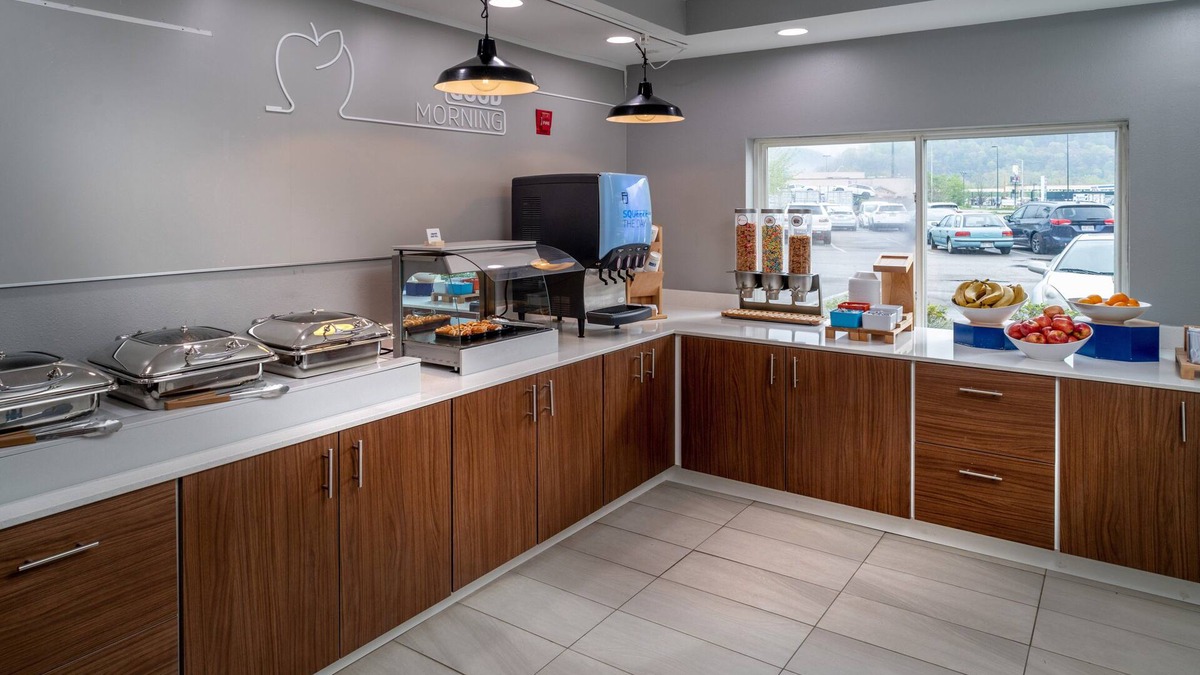 Tad Hotel | Holiday Inn Express Charleston-Kanawha City by IHG