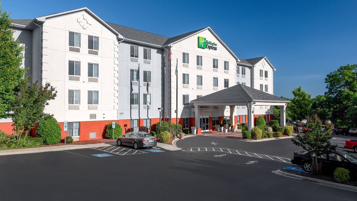 Gastonia Hotel | Holiday Inn Express Charlotte West - Gastonia by IHG.