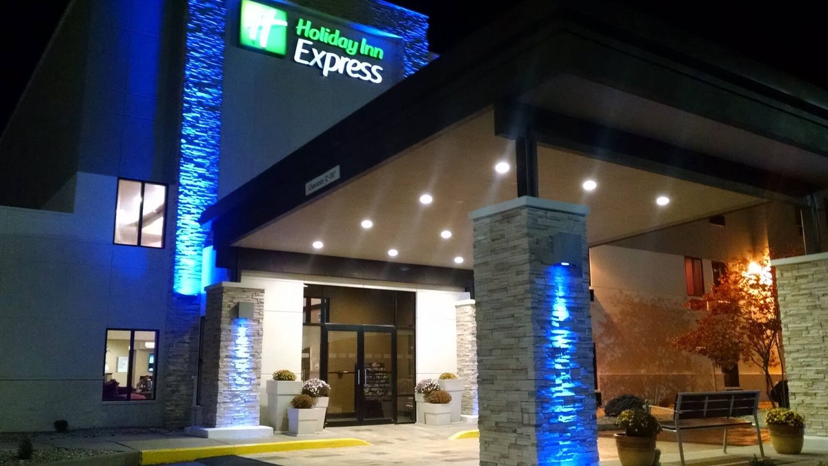Cloverdale Hotel | Holiday Inn Express Cloverdale - (Greencastle) by IHG
