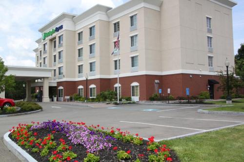 Cortland Hotel | Holiday Inn Express - Cortland by IHG