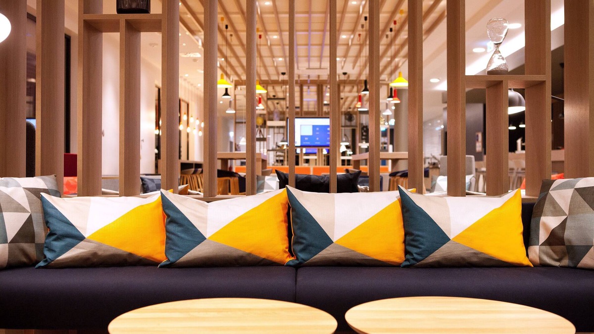 Lichtenbroich Hotel | Holiday Inn Express Düsseldorf Airport by IHG