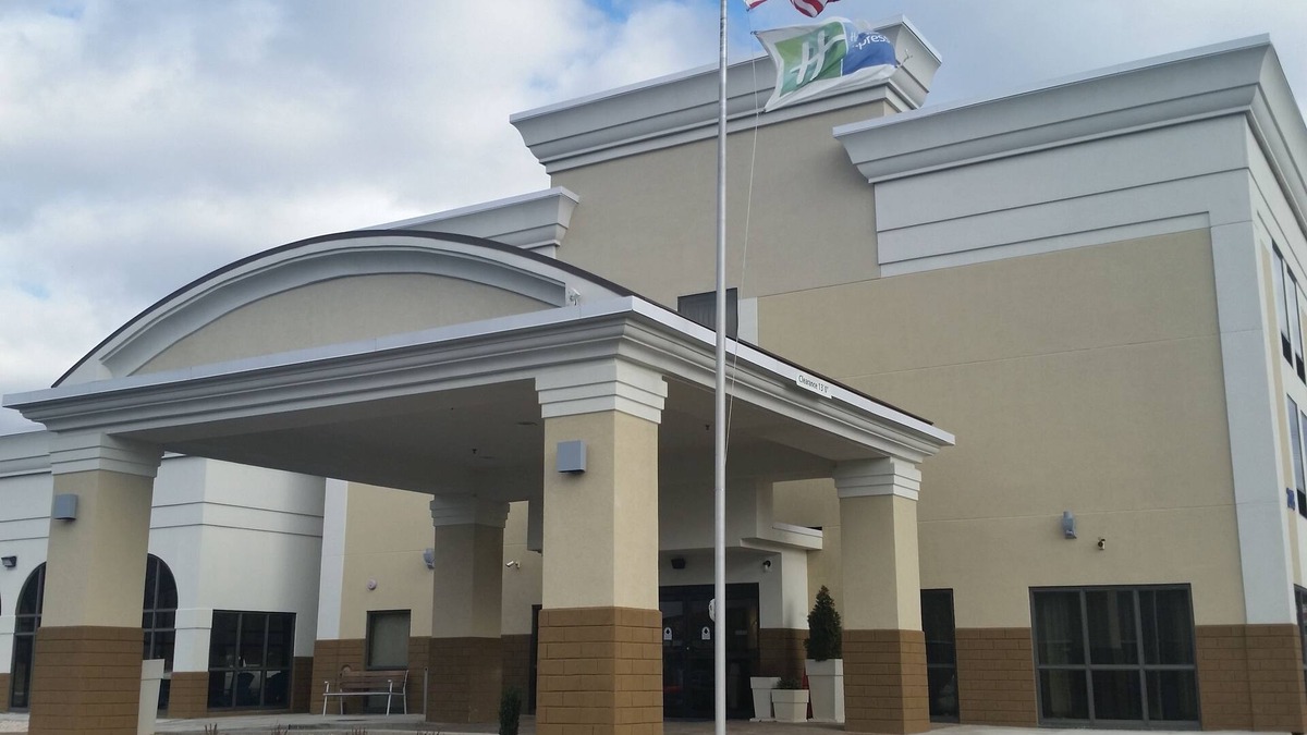 Edgewood Hotel | Holiday Inn Express Edgewood-Aberdeen-Bel Air by IHG