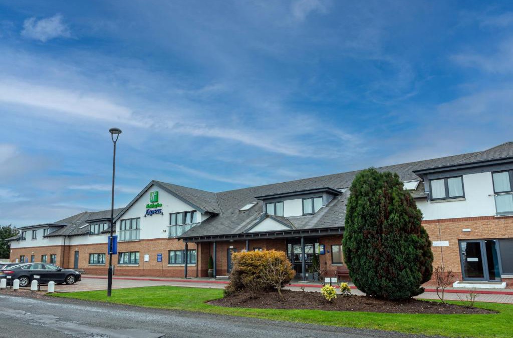 Ingliston Hotel | Holiday Inn Express Edinburgh Airport by IHG